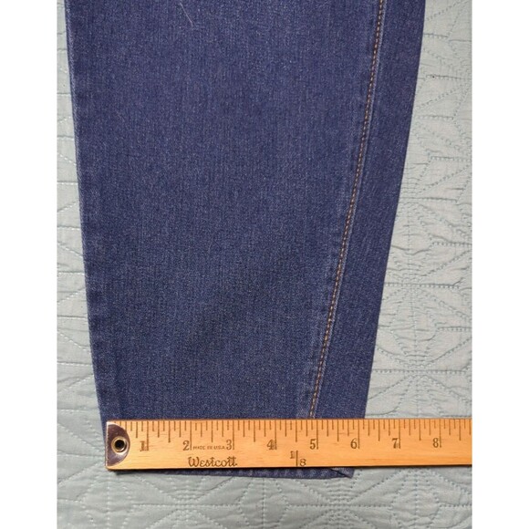 🆕️TIME AND TRU Women's Sz 2 Mid Wash High-Rise Barrell Jeans Whiskers Trendy - Picture 11 of 11